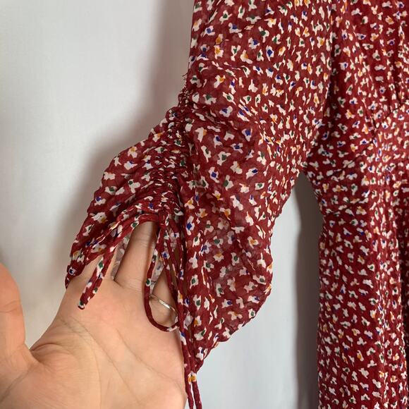 Madewell Red Floral Mini Dress Size 4 V-Neck Ruched Sleeves Lined Flowy Fit - Picture 4 of 9